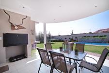 Patio - 48 square meters of property in Silverwoods Country Estate