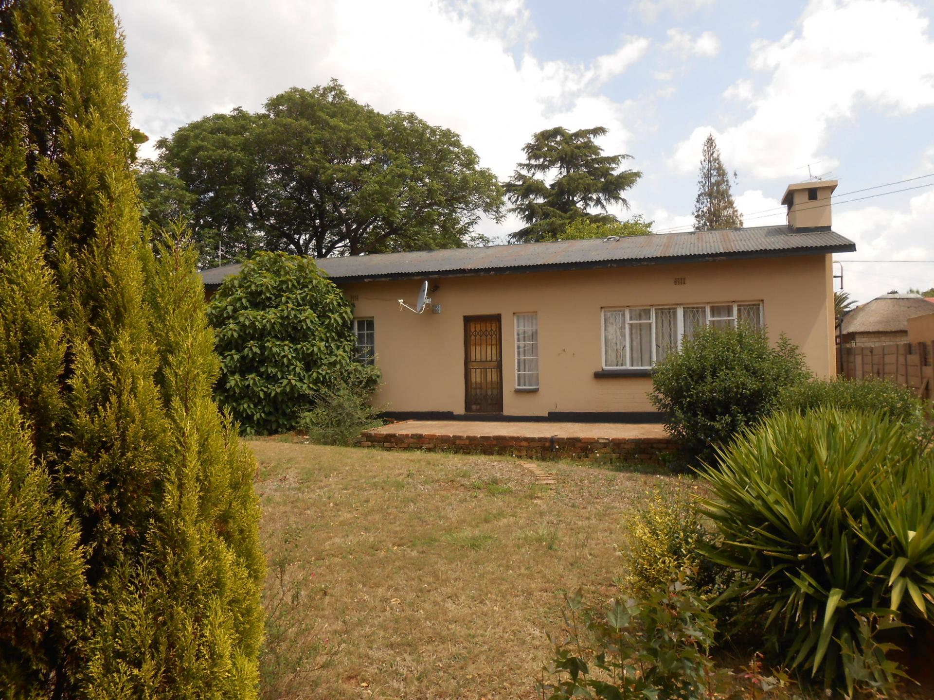 Front View of property in Roodepoort West