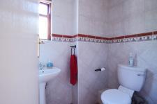 Bathroom 2 of property in Boardwalk Manor Estate