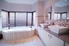 Main Bathroom - 13 square meters of property in The Meadows Estate