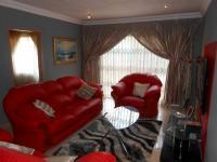 Lounges - 18 square meters of property in Crystal Park