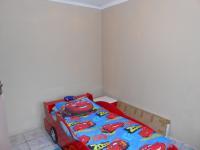 Bed Room 1 - 12 square meters of property in Crystal Park