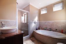 Bathroom 1 - 5 square meters of property in Silver Stream Estate
