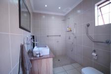 Bathroom 3+ - 9 square meters of property in Silver Stream Estate