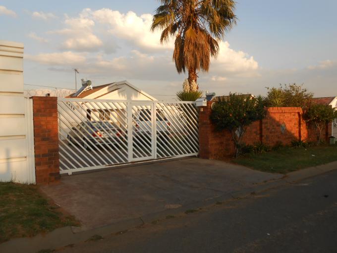 2 Bedroom House for Sale For Sale in Lenasia South - Private Sale - MR119773