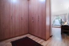 Main Bedroom - 35 square meters of property in Silverwoods Country Estate