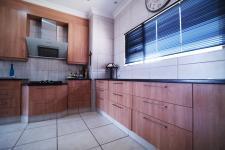 Kitchen - 38 square meters of property in Silverwoods Country Estate