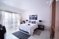 Bed Room 3 - 22 square meters of property in Silverwoods Country Estate