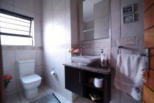 Bathroom 1 - 5 square meters of property in Silverwoods Country Estate