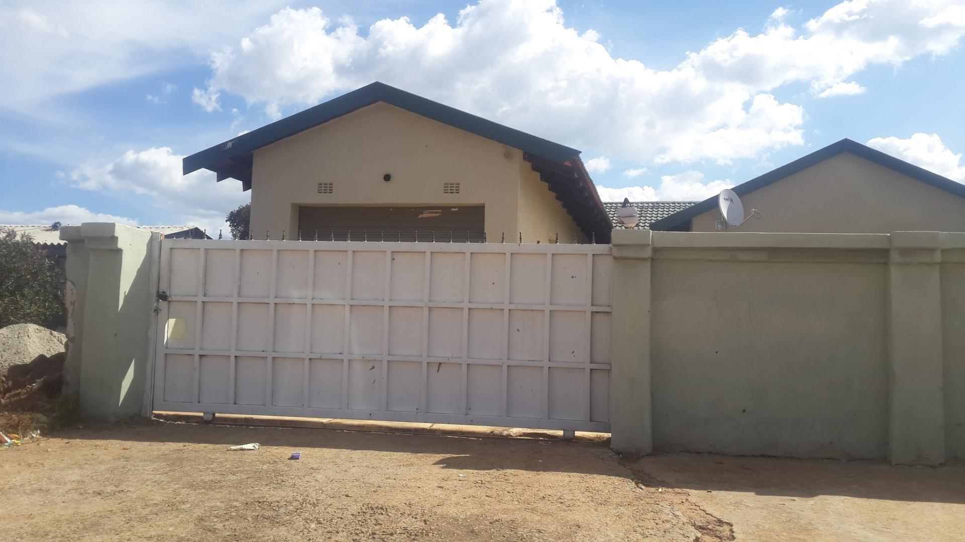 Front View of property in Randfontein