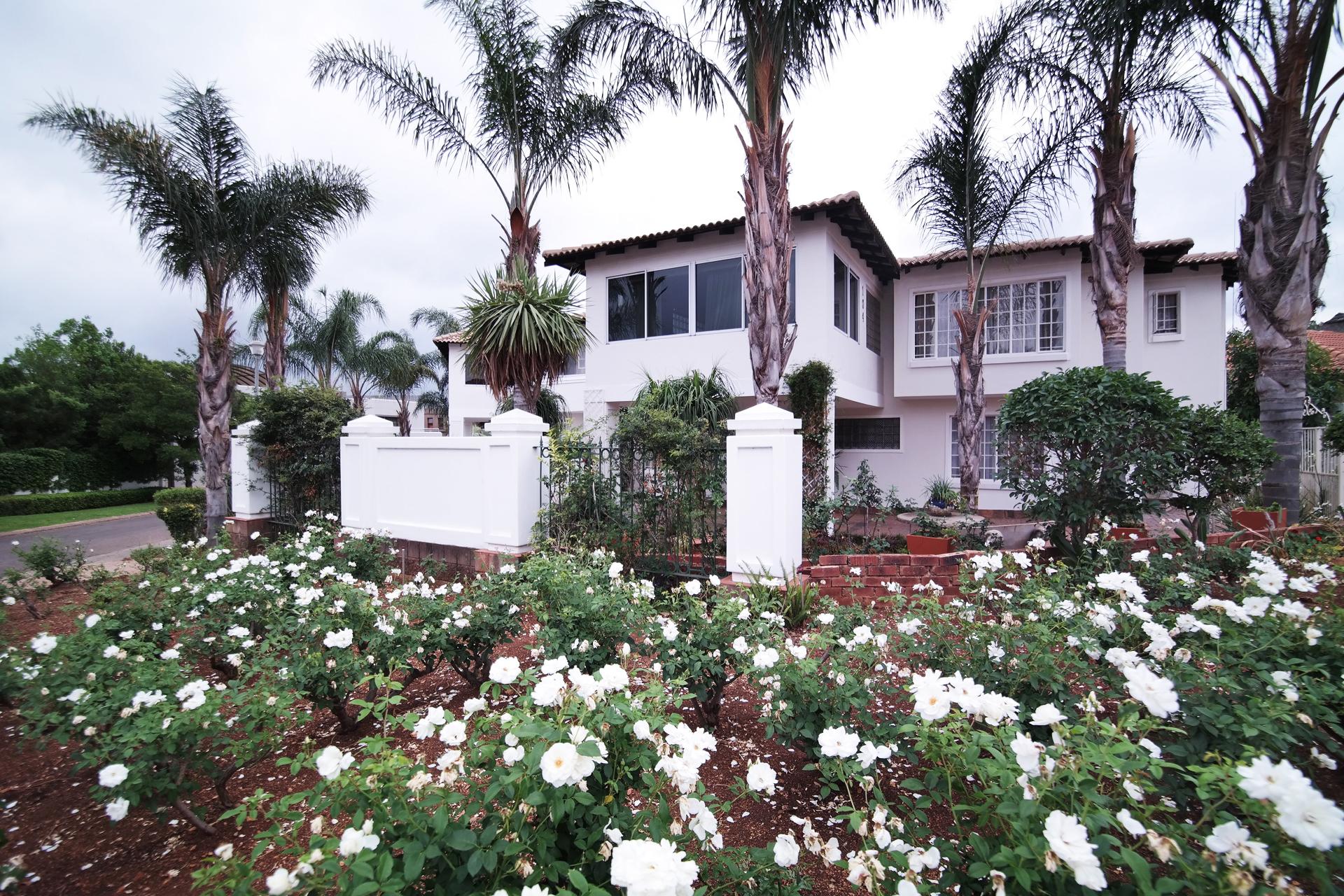 Front View of property in Silver Lakes Golf Estate