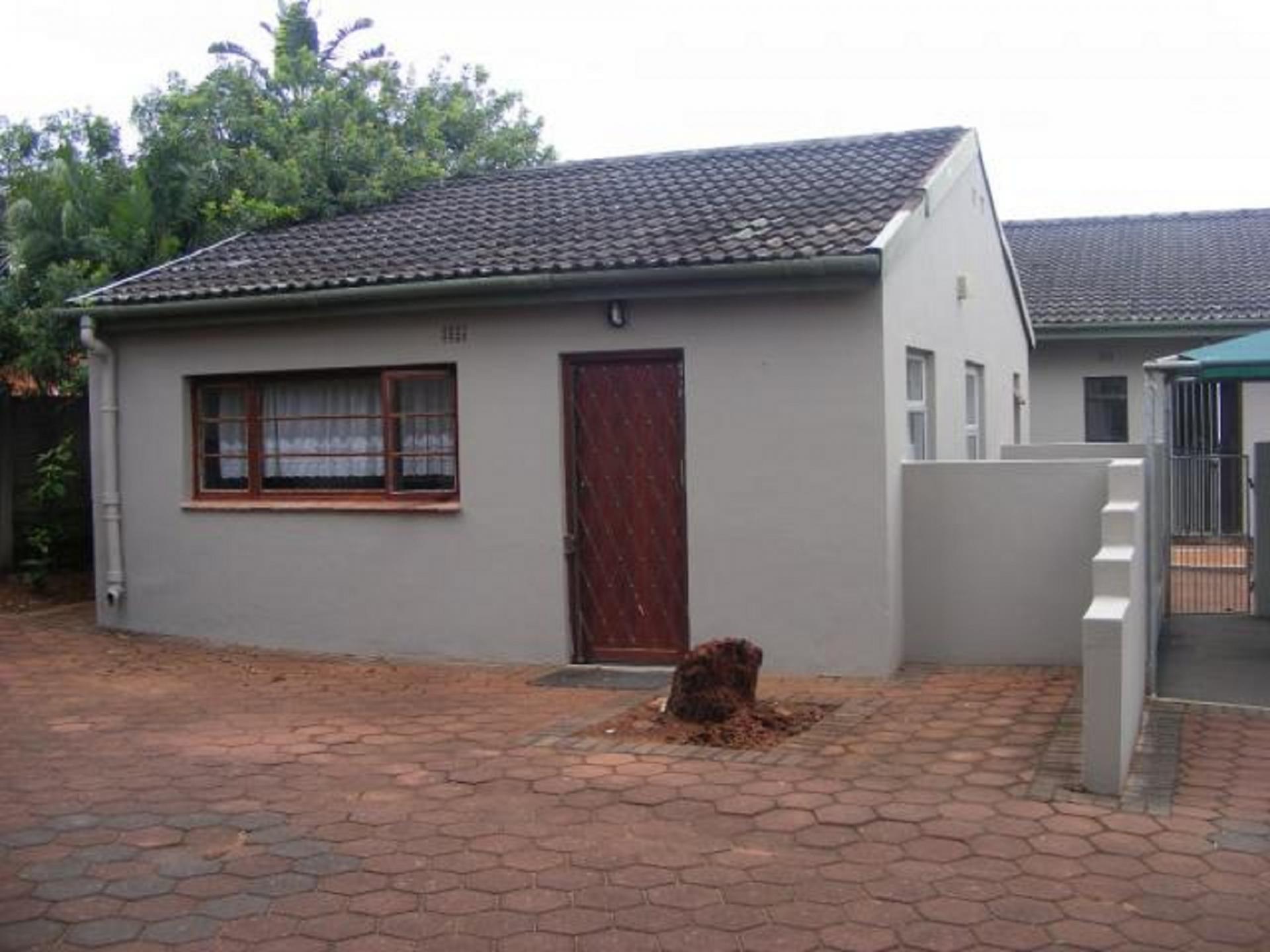 Front View of property in Illovo Beach