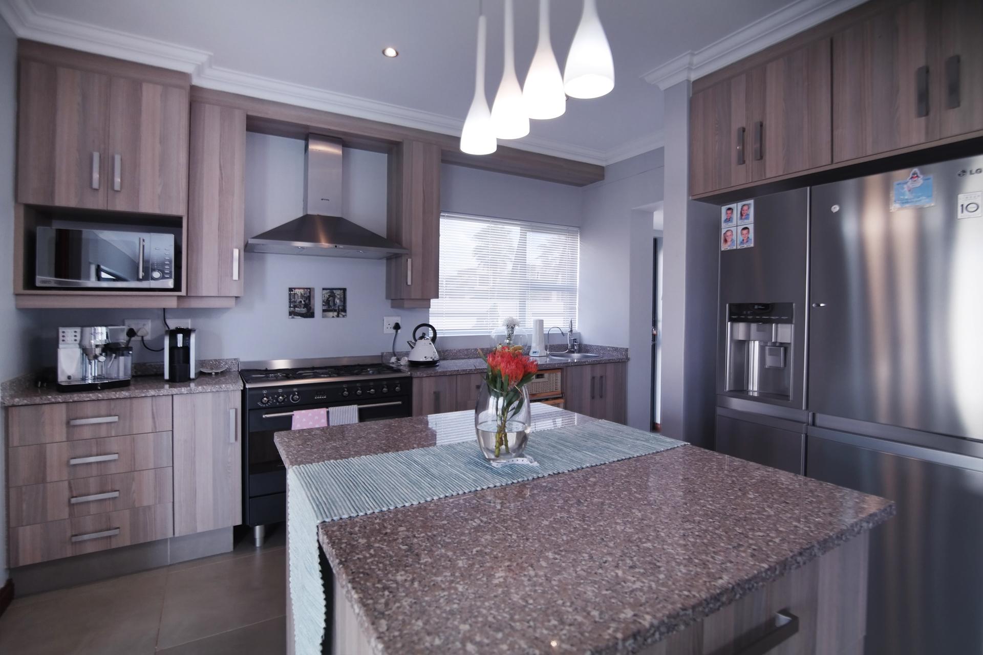 Kitchen - 20 square meters of property in Silverwoods Country Estate