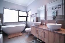 Main Bathroom - 10 square meters of property in Silverwoods Country Estate