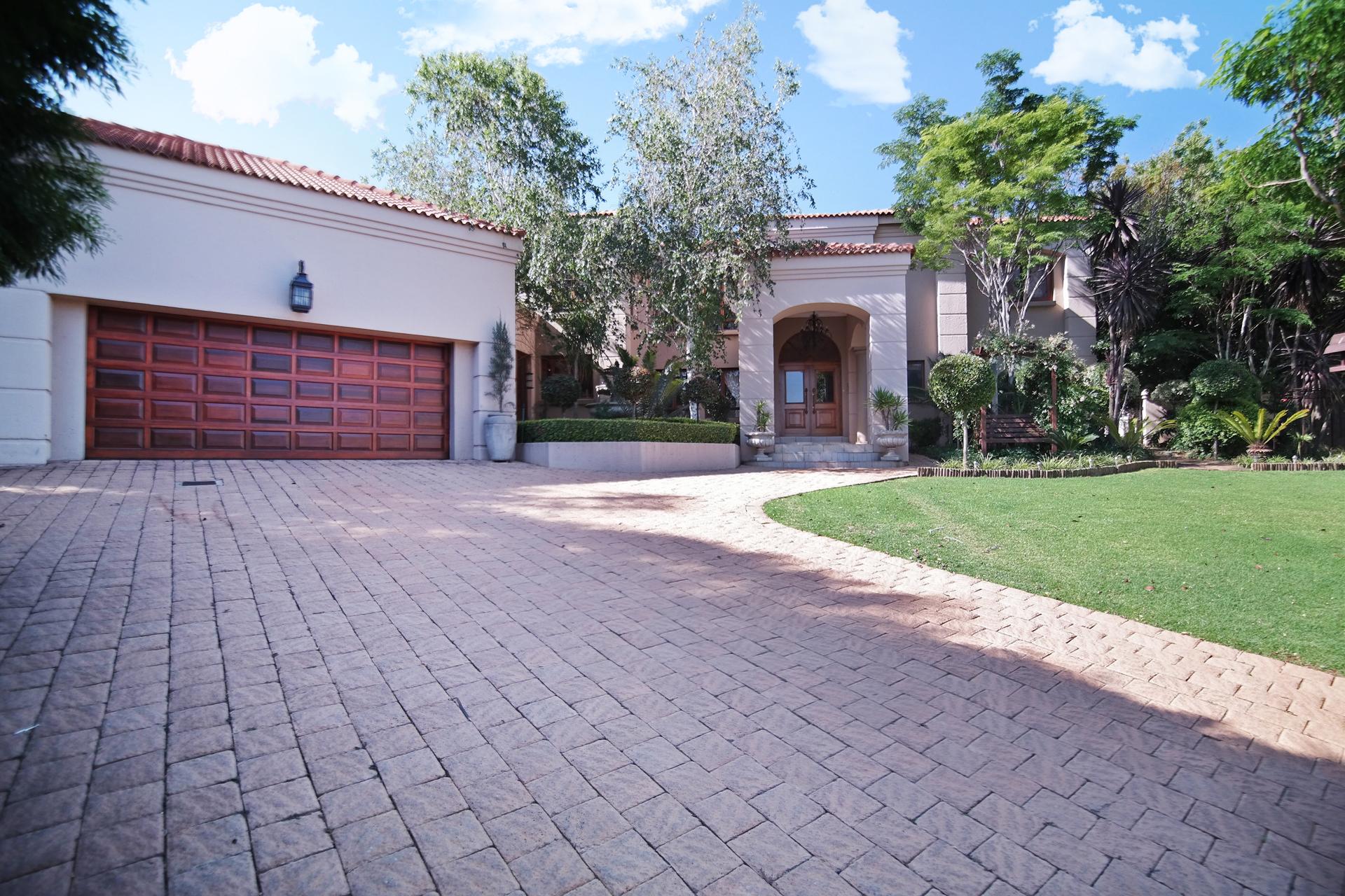 Front View of property in Woodhill Golf Estate