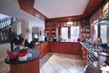 Kitchen - 23 square meters of property in Woodhill Golf Estate