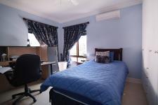 Bed Room 3 - 15 square meters of property in Woodhill Golf Estate