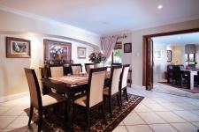 Dining Room - 23 square meters of property in Woodhill Golf Estate