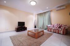 Main Bedroom - 40 square meters of property in Woodhill Golf Estate