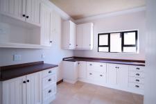 Kitchen - 17 square meters of property in Silverwoods Country Estate