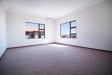 Main Bedroom - 39 square meters of property in Silverwoods Country Estate