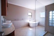 Main Bathroom - 15 square meters of property in Silverwoods Country Estate