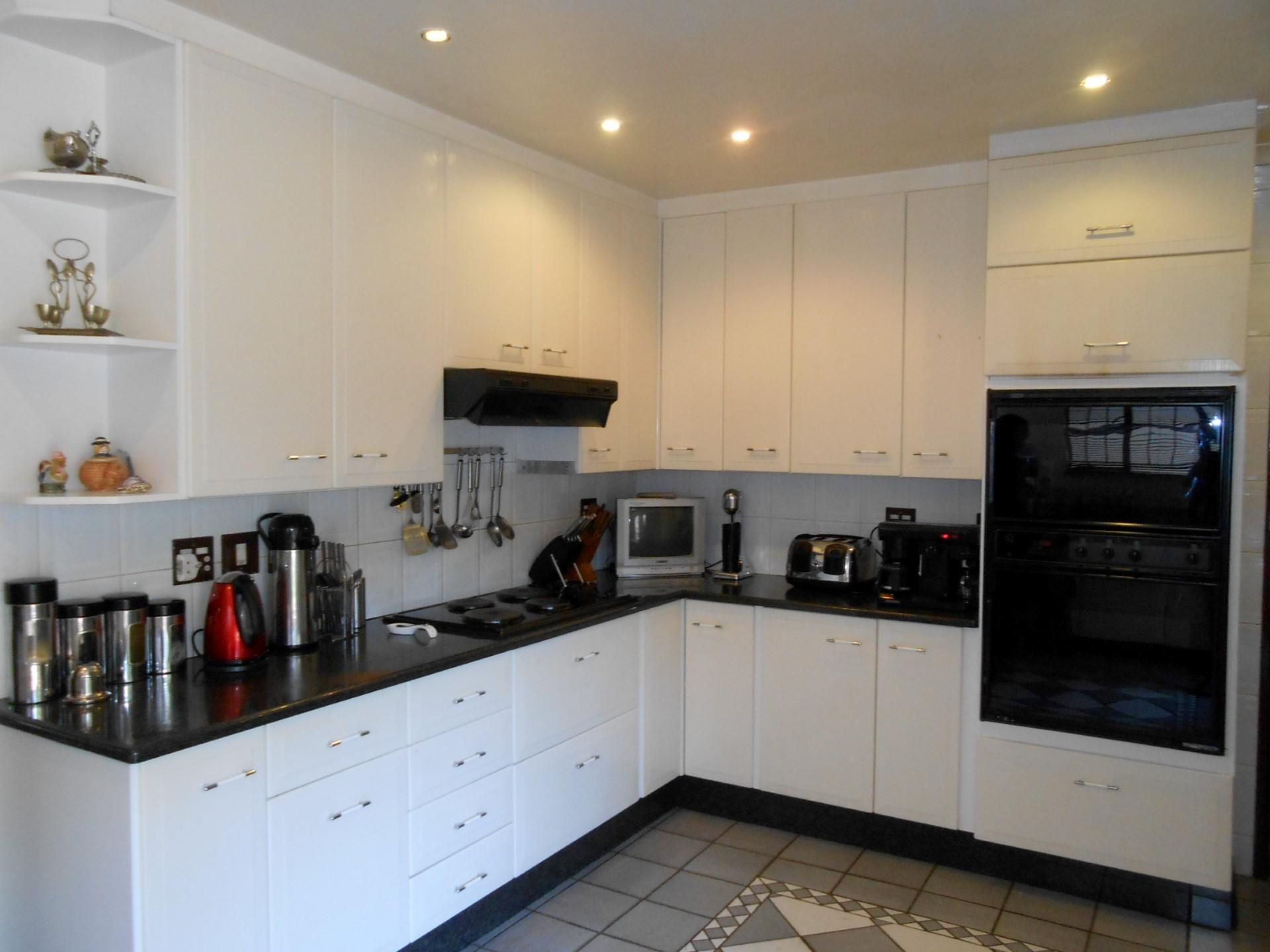 Kitchen - 29 square meters of property in Cyrildene