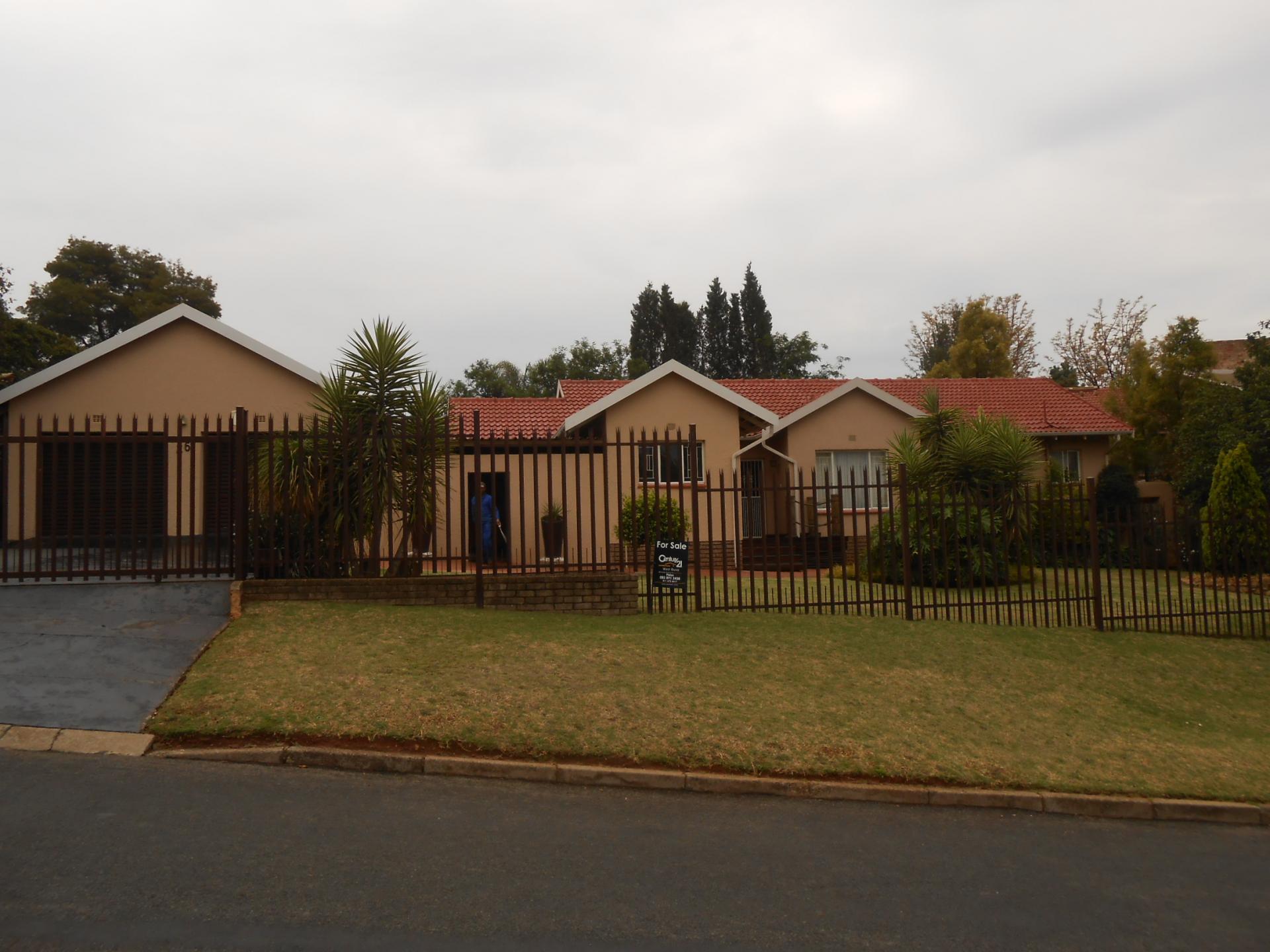 4 Bedroom House  for Sale For Sale in Krugersdorp  Private 