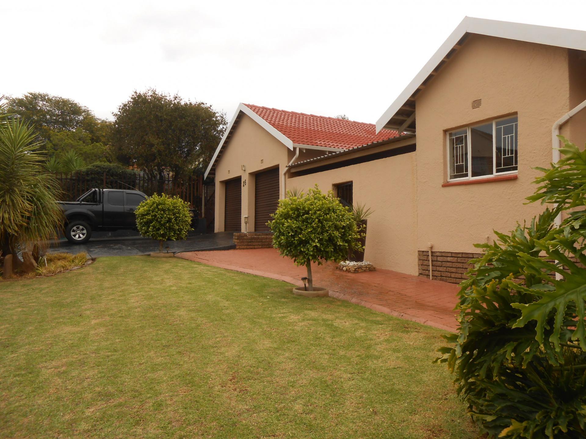 4 Bedroom House  for Sale For Sale in Krugersdorp  Private 