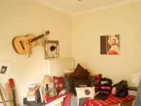 Bed Room 2 - 13 square meters of property in Krugersdorp