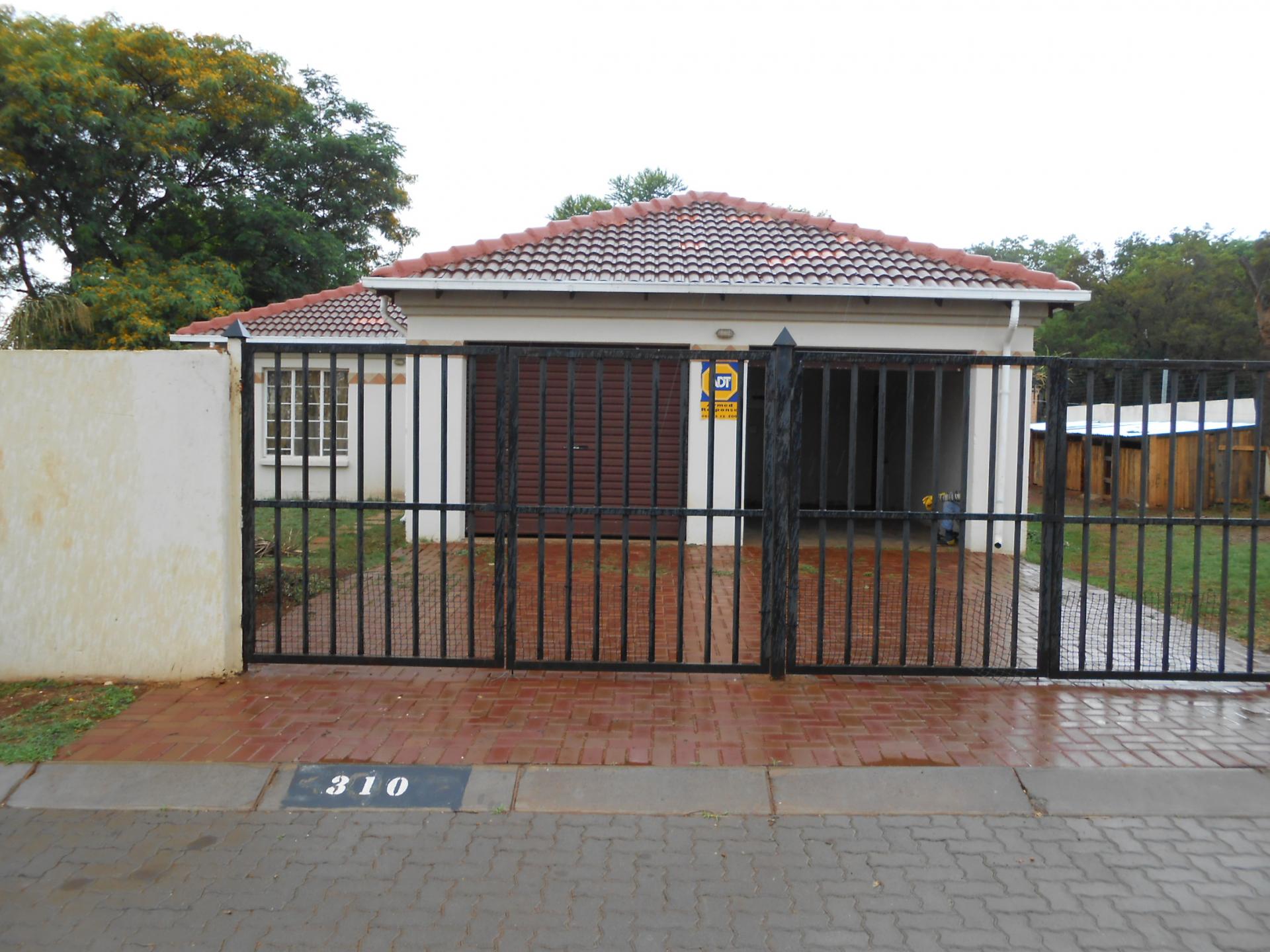 Front View of property in Willow Park Manor