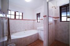 Bathroom 2 - 7 square meters of property in Silver Lakes Golf Estate