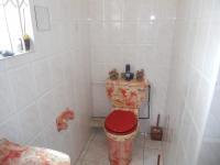 Main Bathroom - 2 square meters of property in Shallcross 