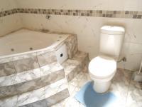 Bathroom 1 - 9 square meters of property in Mid-ennerdale