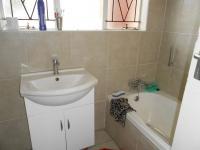 Main Bathroom - 6 square meters of property in Nigel