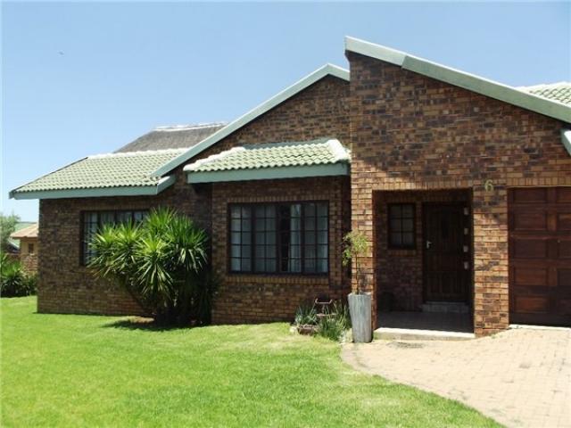 3 Bedroom House for Sale For Sale in Middelburg - MP - Private Sale - MR120323