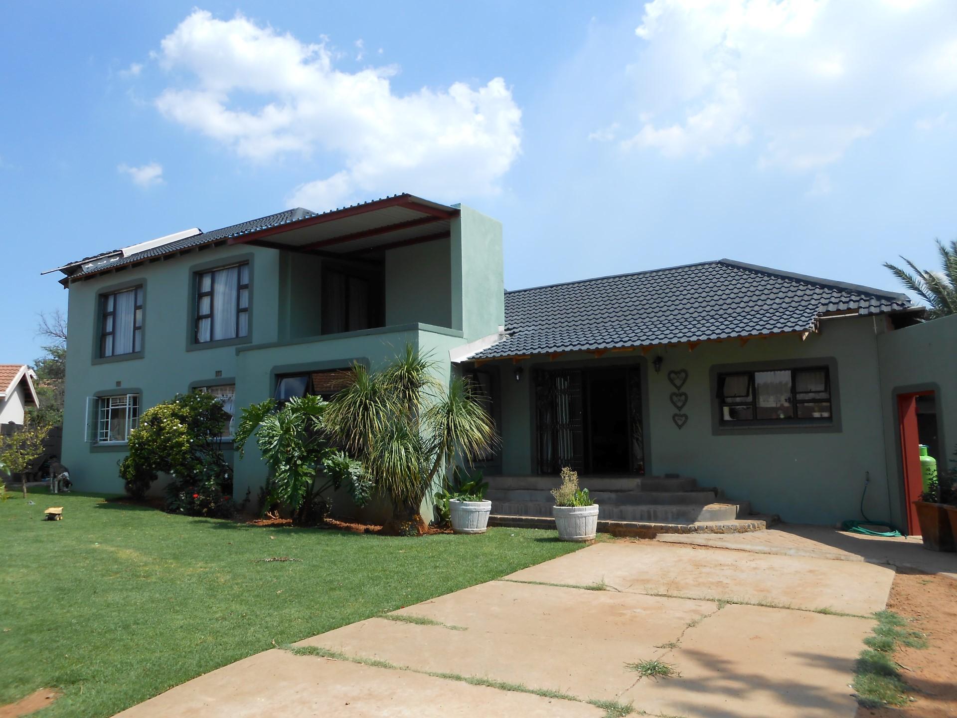 Front View of property in Vaalpark