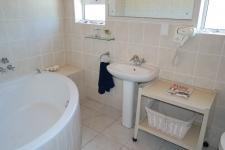 Bathroom 1 - 7 square meters of property in Pringle Bay