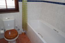 Bathroom 2 - 11 square meters of property in Franschhoek
