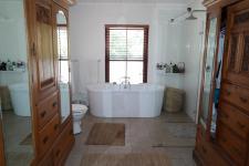 Main Bathroom - 14 square meters of property in Franschhoek