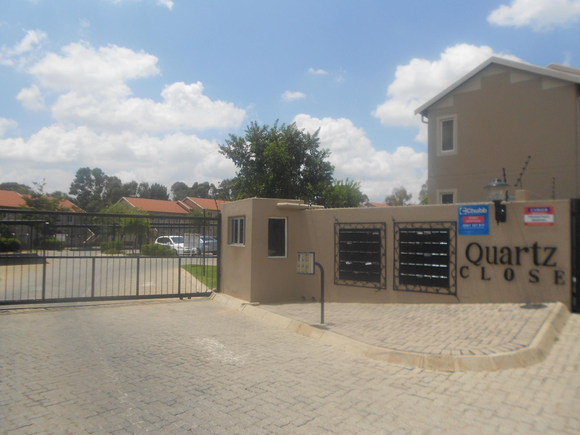 Front View of property in Ormonde