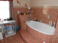 Main Bathroom - 13 square meters of property in Glen Donald A.H