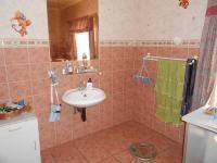 Main Bathroom - 13 square meters of property in Glen Donald A.H