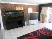 Lounges - 32 square meters of property in Queensburgh