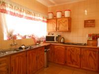 Kitchen - 33 square meters of property in Helikon Park