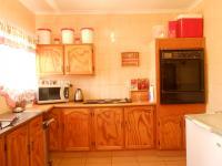 Kitchen - 33 square meters of property in Helikon Park