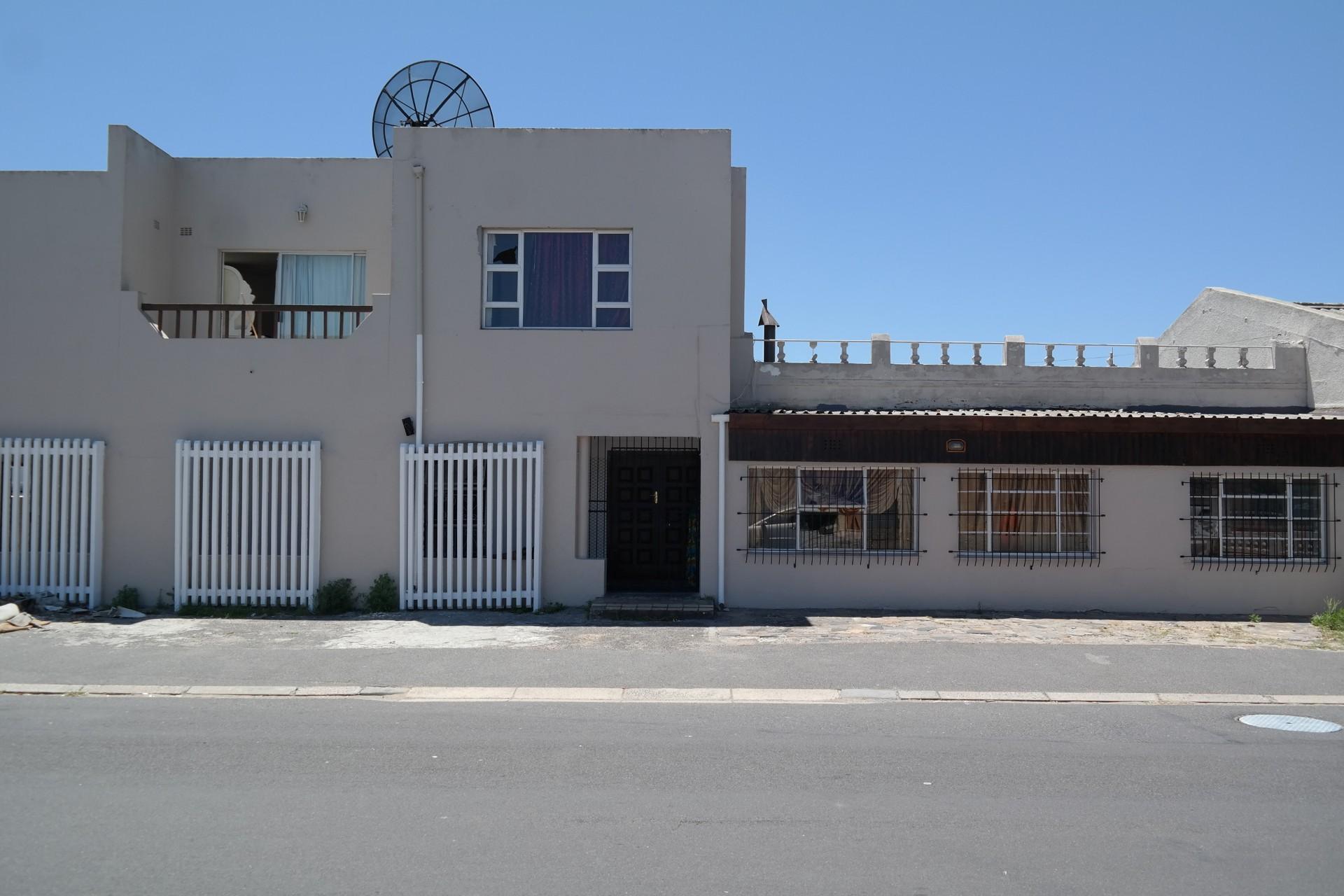 Front View of property in Bellville South