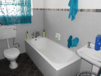 Bathroom 1 - 3 square meters of property in Boksburg