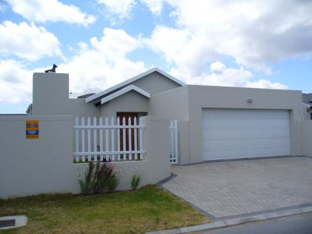 3 Bedroom House for Sale For Sale in Parklands - Home Sell - MR120976