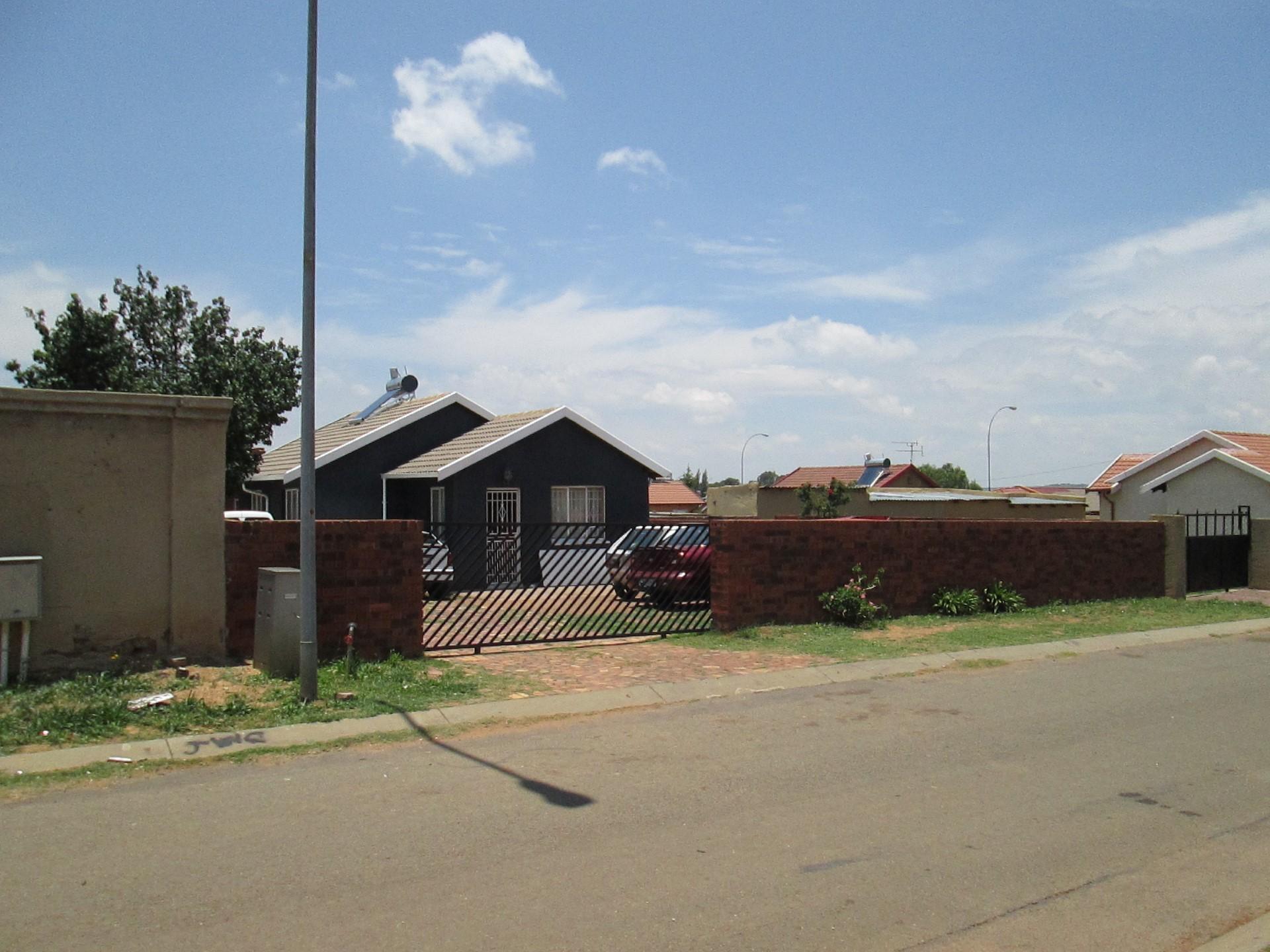 Front View of property in Lenasia South